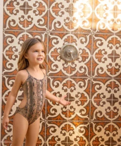 PQ Swim KAA Ayah Cut Out Kids One Piece 9 PQ Swim KAA Ayah Cut Out Kids One Piece -Sunflair Verkaufsgeschäft GLAM KAA 632P 720x 0d4798ba 7791 4fd7 aceb 5cdaa8dbd99a