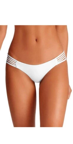 Vitamin A Jaydah EcoLux Bikini Bottom In White 7 Vitamin A Jaydah EcoLux Bikini Bottom In White -Sunflair Verkaufsgeschäft vitamin a jaydah braid teeny bottom76BECW BOTTOM f b2330f9d e661 4a45 942f e39537b259c8